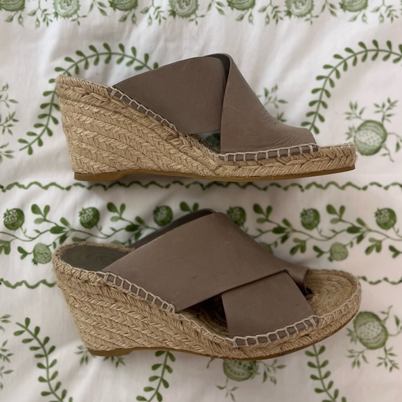 Vince Wedge Espadrille Sandals - Picture 4 of 4